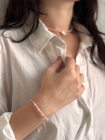 Makramee Kette und Armband aus dem Bundle Mary getragen